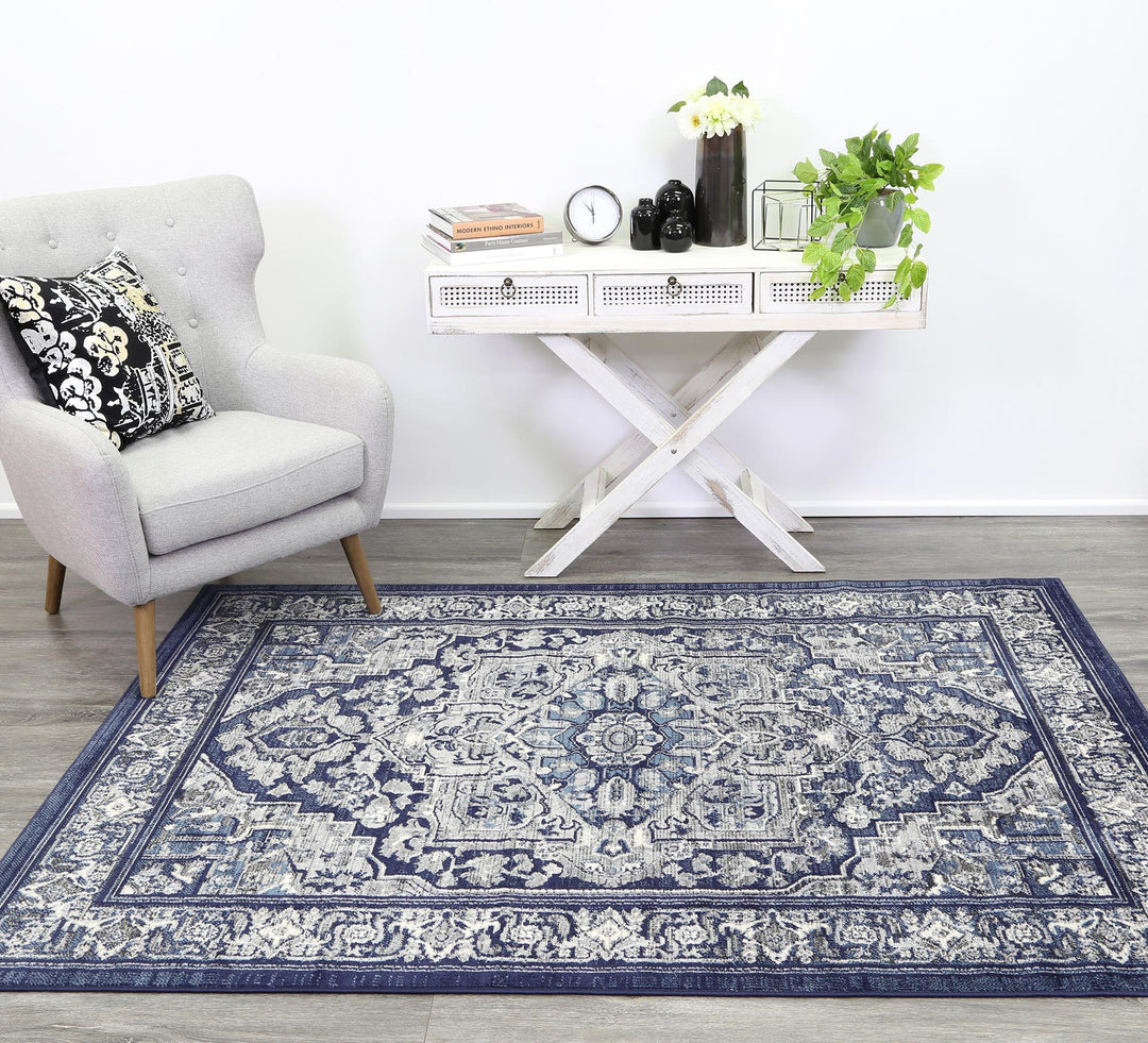 Arya Navy Transistional Traditional Rug