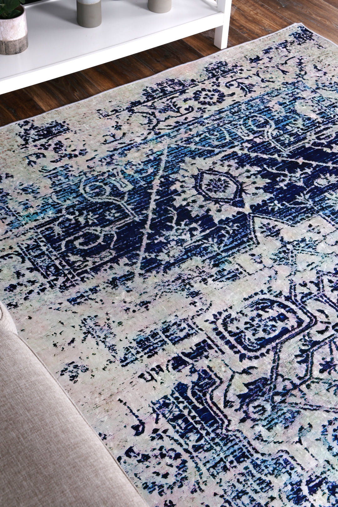 Angelic Distressed Navy White Traditional Non-Slip Rug - ANGE09