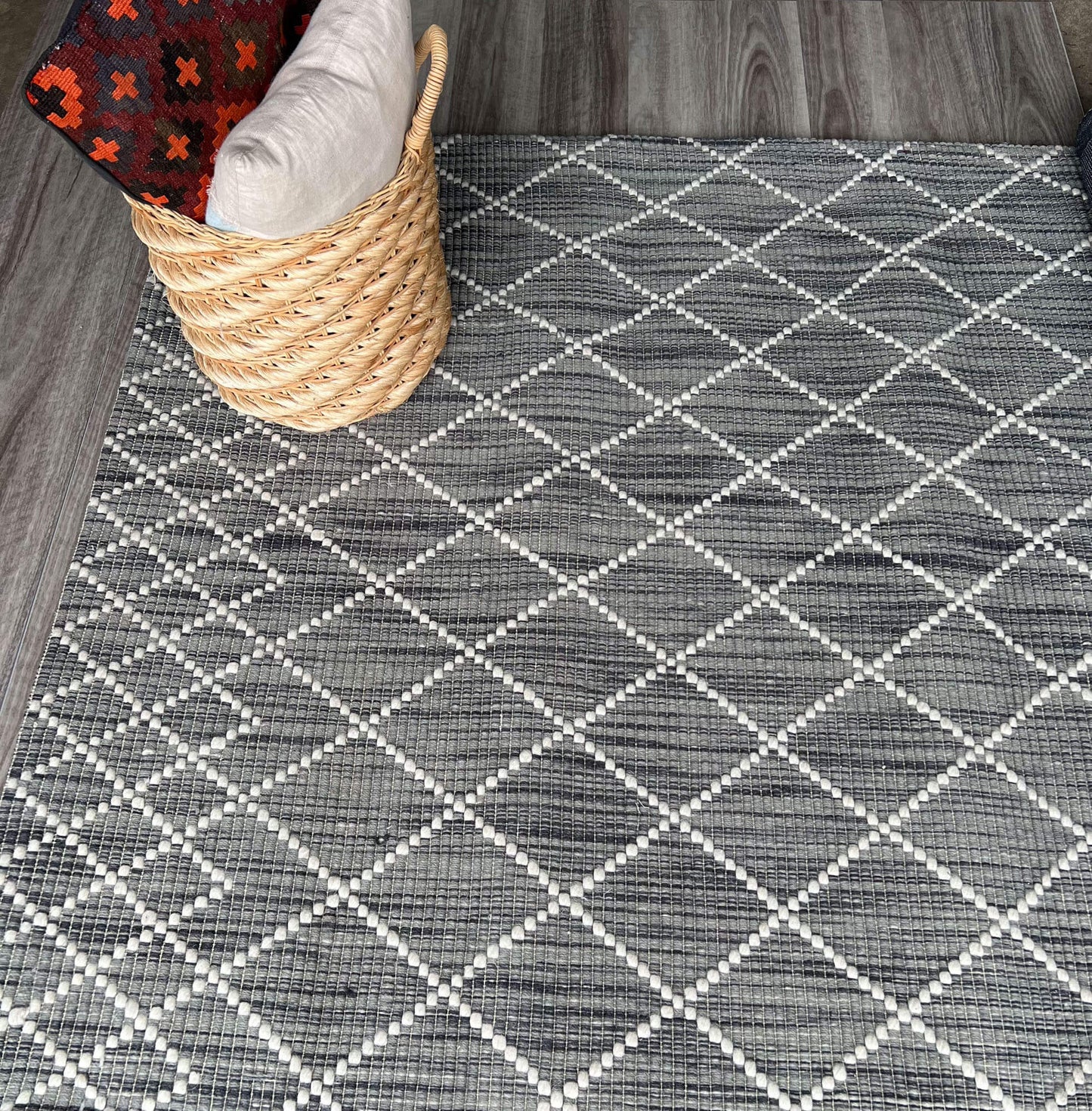 Argyle Dark Grey Runner