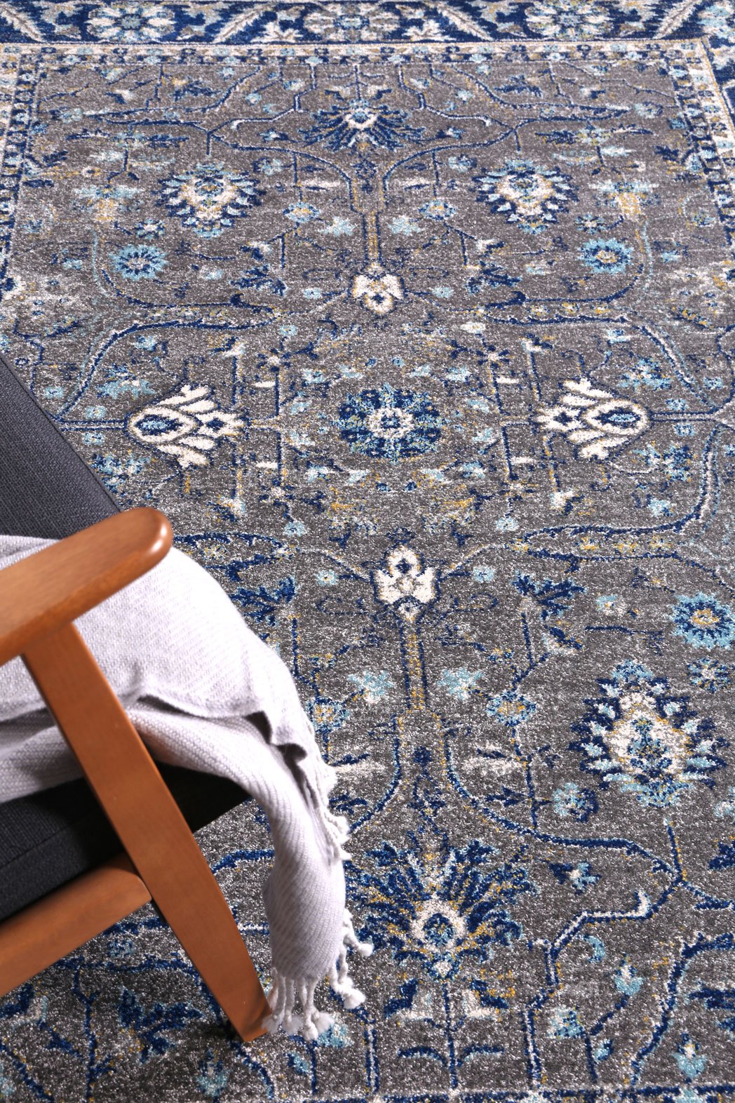 Delicate Navy Blue Oriental Rug