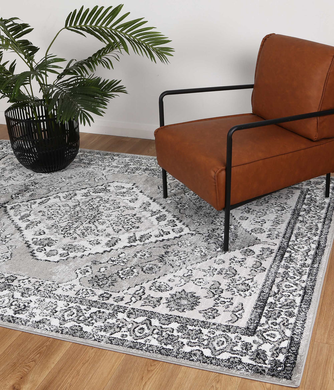 Estate Traditional Grey Black Rug