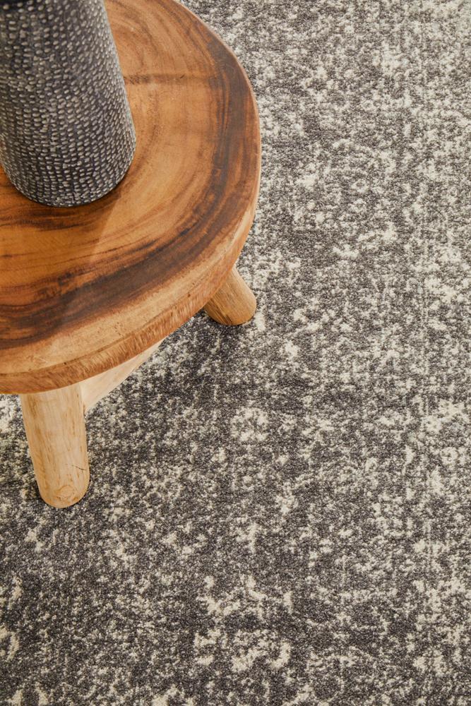 Evoke Pidgeon Grey Transitional Runner Rug