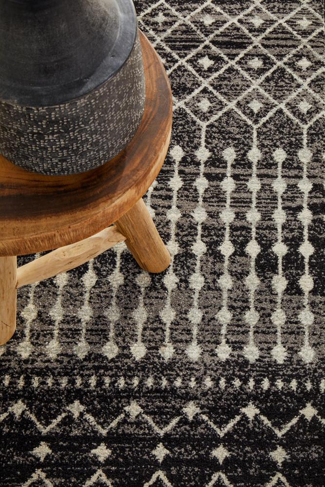 Evoke Simplicity Black Transitional Runner Rug