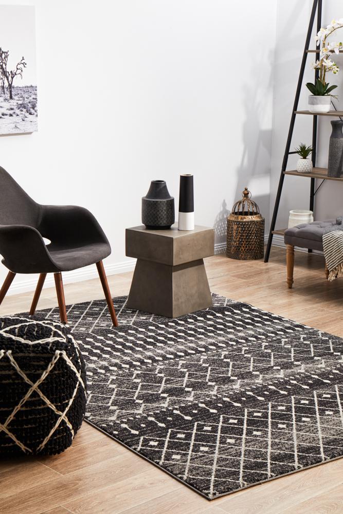 Evoke Simplicity Black Transitional Rug