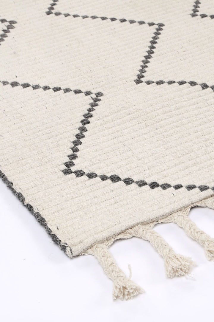 Goa Diamond Tassel Cream Rug Hallway Runner