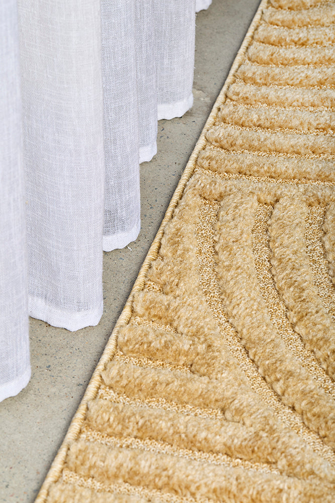 Haven Zina Sculpted Arches Gold Runner Rug