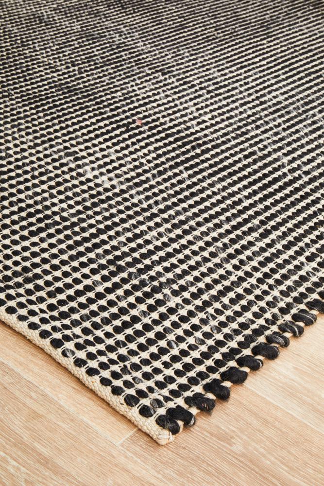 Skandinavian 300 Black Rug